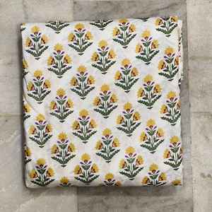 Tela de Algodón Cambray Ligera, Transpirable y Lavada con Estampado Floral de Alta Demanda para Ropa de Niños y Niñas, Uniformes, Vestidos y Fundas de Cortinas - Product Image 5