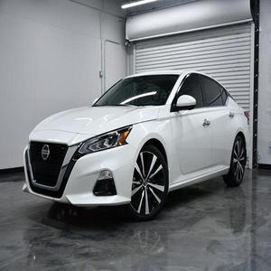 Nissan Altima 2021 Usado, Paquete Tecnológico 2.5 Platinum FWD CVT con Xtronic, Motor DOHC de 4 Cilindros y 2.5L, 16V - Product Image 1