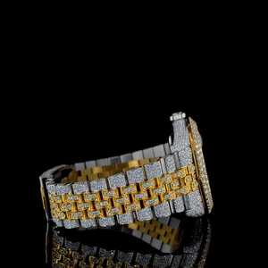 Montre en moissanite cloutée de haute qualité, deux tons, plaquée or 18 carats, fabriquée à la main, avec cadran arabe et calendrier complet - Product Image 2