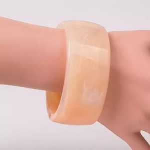 Elegante Brazalete de Resina, Regalo de Moda, Conjunto de Brazaletes Redondos, Brazalete de Mujer con Corte de Corazón, Joyería Hecha a Mano para Regalo - Product Image 1