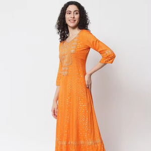 ชุดเดรสยาวแบบ Anarkali สำหรับผู้หญิง ผ้าวิสโคสเรยอน ปักลาย Gotta Patti มีหลายแบบให้เลือก - Product Image 1