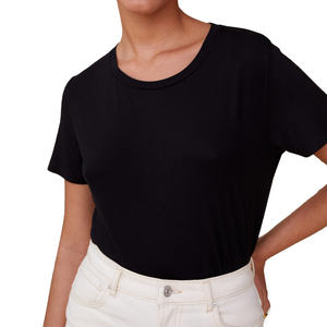 Camiseta Corta Personalizada con Costuras en Contraste, Camiseta con Logotipo Impreso Personalizado, Top Corto para Mujer, Camiseta para Bebé - Product Image 1