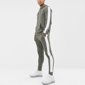 Conjunto Deportivo de Dos Piezas para Hombre, Sudadera con Capucha Ajustada y Pantalones Deportivos con Franja Lateral, Ropa Deportiva de Algodón Personalizada al por Mayor - Product Image 5