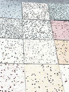 Carreaux de sol en terrazzo très demandés, style design industriel, fabricant d'agrégats de copeaux de pierre naturelle à partir de pierre concassée - Product Image 2
