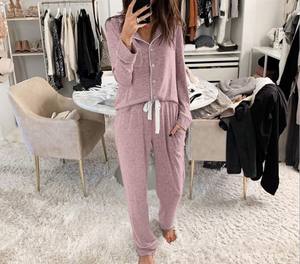 Conjunto de ropa de dormir de verano a la moda para mujer gran oferta OEM diseño personalizado logotipo frontal transpirable Color sólido manga larga pijama tejido - Product Image 4