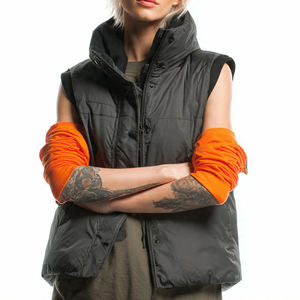 เสื้อกั๊กพัฟเฟอร์บุใยสังเคราะห์สำหรับผู้หญิง เสื้อกั๊กฤดูหนาวแบบไม่มีแขน เสื้อกั๊กพัฟเฟอร์สตรีทแวร์สำหรับผู้หญิง - Product Image 6