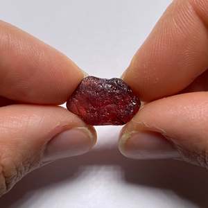 Pierres précieuses en grenat rouge, taille cœur et poire, grenat de Malaya de haute qualité provenant de la vallée d'Umba, Tanzanie - Product Image 1