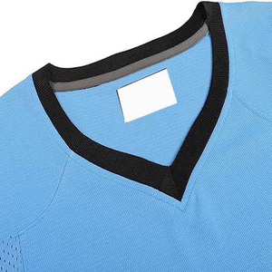 เสื้อฟุตบอลผ้าโพลีเอสเตอร์สำหรับผู้ชายชุดทีมฟุตบอลออกแบบได้ตามต้องการ - Product Image 3