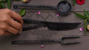 Ensemble de couverts forgés à la main de qualité supérieure, ustensiles viking avec manche torsadé, ensemble de couverts médiévaux, cuillère, fourchette et couteau forgés par un blacksmith - Product Image 6