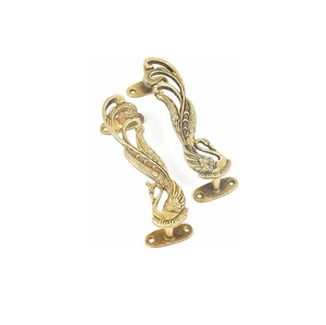 Tiradores de latón más vendidos para uso en muebles de cajones con un elegante tirador de metal acabado para proveedores mayoristas - Product Image 1