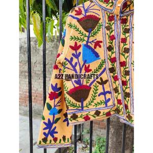 Chaqueta bordada Suzani hecha a mano india para mujer, abrigo de invierno en tela TNT, bata de estilo corto, regalos personalizados para mujer - Product Image 4