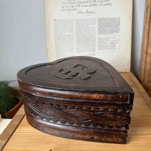 Caja de Joyería de Madera Pulida Hecha a Mano de Primera Calidad, Madera Natural Sólida para Anillos y Pendientes, Regalo de San Valentín - Product Image 1