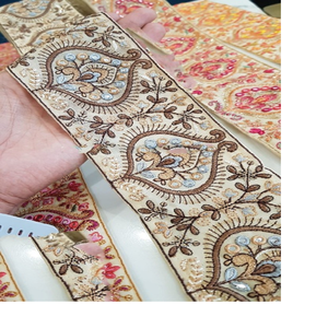 Encajes de trabajo de hilo bordado hechos a medida, con 4 opciones de color en hilo bordado en 1,5 pulgadas de ancho en diseño de hojas - Product Image 1