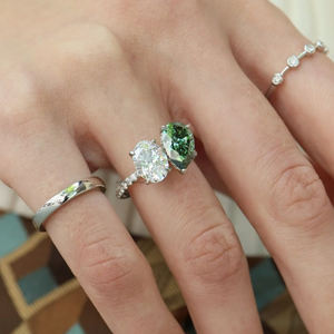 Bague Moissanite élégante ovale à deux pierres coupe poire Hidden Halo Gold Eternity Band You Me Bague de fiançailles pour lui Certificat GRA - Product Image 2