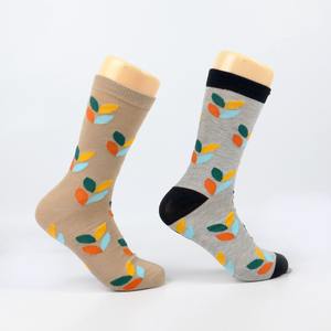 Chaussettes d'hiver unisexes en bambou décontractées respirantes avec logo jacquard de qualité supérieure, vente chaude, personnalisables - Product Image 5