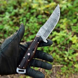Cuchillo de caza de Damasco forjado a mano, cuchillo de hoja fija Skinner para acampar con Funda de cuero, cuchillo de vaquero de nuevo diseño compatible con OEM - Product Image 1
