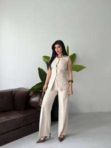 Ensemble de costume en satin crème pour femmes, col mandarin, boutons sur le devant, pantalon long, coupe classique, saison printemps - Product Image 4