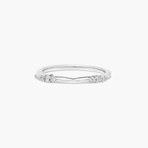 Bague élégante en or torsadé 10 carats avec des diamants Moissanite torsadés, légère et idéale pour le travail quotidien ou les tenues décontractées. - Product Image 4
