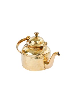 Théière élégante en métal artisanal pour la décoration traditionnelle de la cuisine, parfaite pour offrir et servir le thé. - Product Image 6