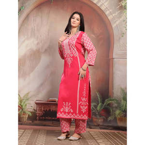 Conjunto Casual de Kurta y Palazzo para Mujer, Estampado Rosa, en Rayón, Hecho de Tela Crepé - Product Image 2