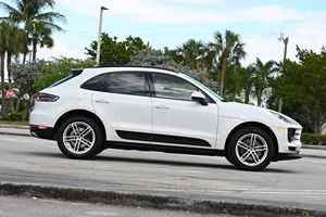 Macan 2021 USADO, Bajo Kilometraje, Motor en Buen Estado, Transmisión Automática, Techo Panorámico, Faros LED, Listo para Enviar - Product Image 3