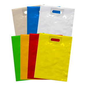 Sac en plastique biodégradable MDPE avec poignée découpée sur mesure, logo personnalisé, pour vêtements, fabricant turc - Product Image 2
