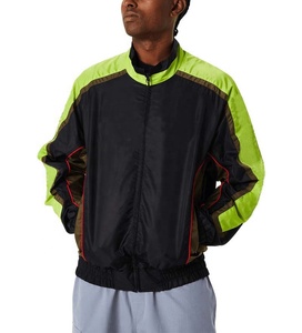 Chaqueta Cortavientos con Capucha y Bloques de Color con Logotipo Personalizado, Chaqueta Cortavientos de Carreras, Ropa Deportiva para Correr, Lona de Poliéster para Hombre - Product Image 3