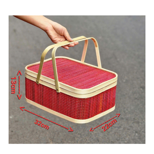 Cesta de Regalo de Bambú Natural y Sostenible para Ocasiones Festivas con Diseño Tradicional de Tejido Hexagonal - Product Image 1