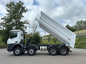 Camion tracteur diesel Mercedes-Benz Arocs 4142 8X4 Euro 6, transmission manuelle, capacité de charge 31-40T, conduite à gauche, neuf - Product Image 4