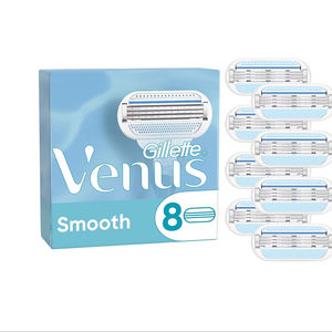 Gillette Venus Smooth Razor Blades Women, paquete de 8 recambios de cuchillas de afeitar, Lubrastrip con un toque de aceites botánicos - Product Image 1