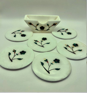 Round <b>white</b> marble <b>coasters</b> with gold veining. Perfect for coffee tables. Available at wholesale prices. - Product Image 4