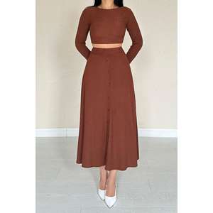 Conjunto de Blusa y Falda de Pana Marrón para Mujer al por Mayor - Product Image 2