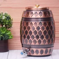 Distributeur d'eau en cuivre au design traditionnel le plus vendu pour les hôtels ou les restaurants et les cadeaux disponibles chez Wholesale Supply