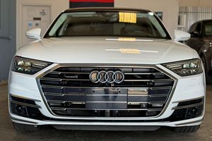 Excelente estado, Audi A8 L 2019 usado, 26 mil millas, tracción en las cuatro ruedas. - Product Image 1