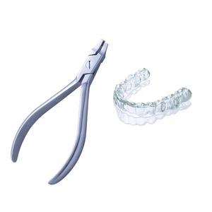 Pinces orthodontiques manuelles de haute qualité en acier inoxydable pour la pliage de fils, certifiées CE, destinées aux professionnels dentaires - Product Image 1