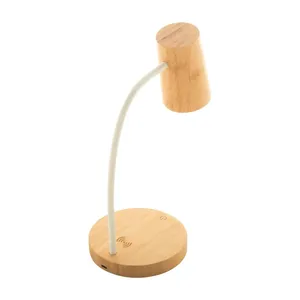 Lampe de table Komono durable pour la décoration et les accessoires de bureau - Product Image 5