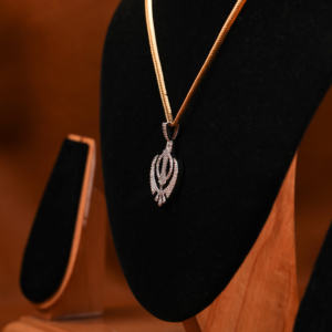 Colgante de Plata de Ley 925 con Forma de Logotipo de SIKH RELIGION Unisex, Diamante de Moissanita Redondo Pequeño para Todas las Ocasiones, Regalo - Product Image 3