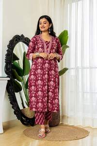 Qualité d'exportation indienne belle robe attrayant coton lourd 60 Kurti Pant & Dupatta avec travail à la main exportateur mondial - Product Image 3