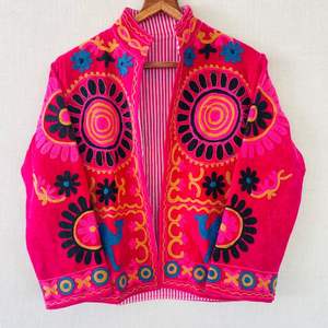 Chaqueta Suzani India Hecha a Mano, Chaqueta Corta Bordada a Mano, Abrigo Unisex, Chaqueta Corta Suzani Hecha a Mano - Product Image 1