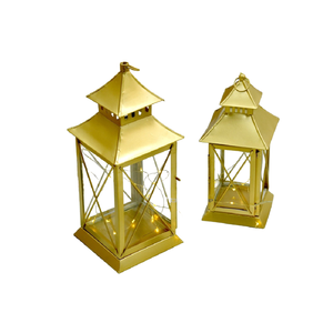 Linterna de vela de Metal de última calidad y diseño con acabado antiguo de latón para linternas de hogar y eventos para decoración con chapado en oro - Product Image 1