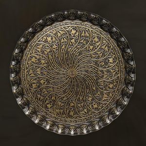 Plateau en métal ondulé en bronze authentique ottoman turc avec plateau de service de thé au café à motifs traditionnels - Product Image 4