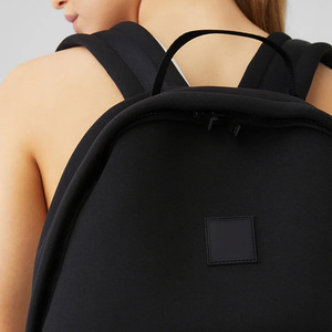 Mochila de estudiante personalizable unisex con puerto USB Material principal Patrón de paneles Oxford Tipo de cierre abierto - Product Image 5