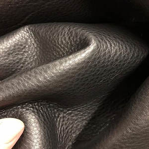 Veste universitaire en toile personnalisée avec broderie de haute qualité, design à capuche, tissu respirant - Unisexe, fabrication OEM, livraison mondiale - Product Image 3