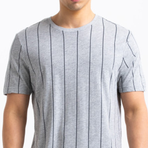 เสื้อยืดผู้ชายแขนสั้นผ้าคอตตอนพิมพ์ลายดิจิทัลแนวลำลองมีลายปักโลโก้แบรนด์ตามสั่ง100% - Product Image 2