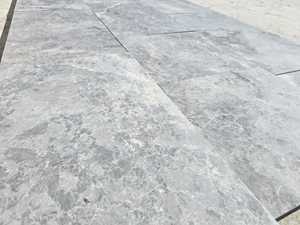Losas de mármol gris Tundra de 1.2x30x longitud libre, adoquines de piedra natural pulidos y cortados a medida para pisos de hoteles, de Turquía. - Product Image 5