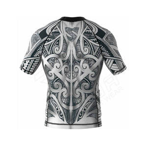 MMA Rash Guard Chemise de compression à manches courtes imprimée sur mesure Impression numérique Design camouflé pour hommes OEM antibactérien Séchage rapide - Product Image 2