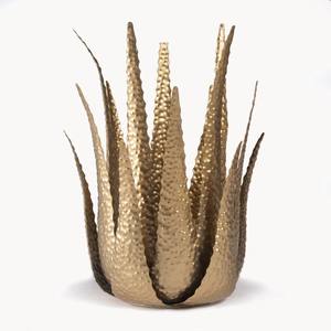 Porte-bougie de table en aluminium au design unique avec base en bois, impression personnalisée pour Noël, en vente - Product Image 5