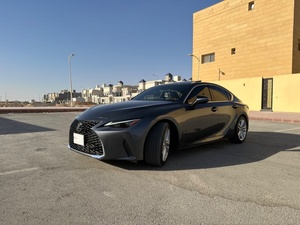 เล็กซัส IS300 V6 GCC AWD ปี 2022 มือสอง พวงมาลัยซ้าย เครื่องยนต์เบนซิน เบาะหนัง ระบบควบคุมความเร็วอัตโนมัติ ระบบควบคุมความเร็วคงที่ ระบบอัตโนมัติ - Product Image 2