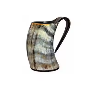 Corne à boire viking et accessoires, polie naturellement, faite à la main, tasse moderne conçue pour les vrais amateurs de Vikings par Crescent Crafts - Product Image 2