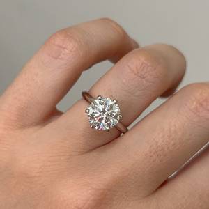 Anillo Solitario de Diamante Cultivado en Laboratorio de 1.50ct, Corte Redondo, 6 Puntas, Certificado IGI, en Oro Blanco - Product Image 1
